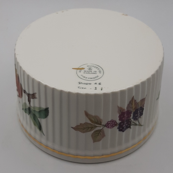 Royal Worcester Evesham Gold 5 1/2” Soufflé England Porcelain - Picture 4 of 5